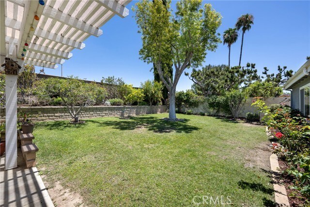 Building Photo - 20251 Ave Del Norte