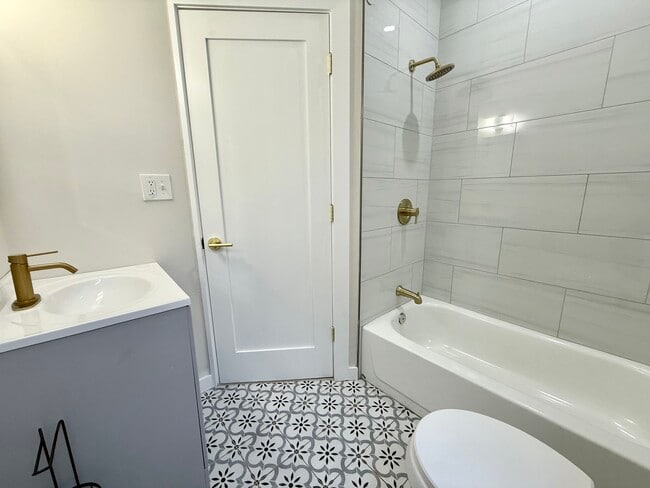 Building Photo - 1945 N Stanley St