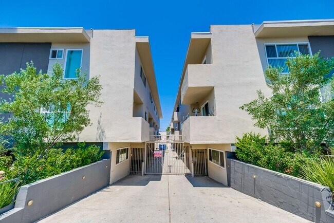 Interior Photo - Queen Street Homes
