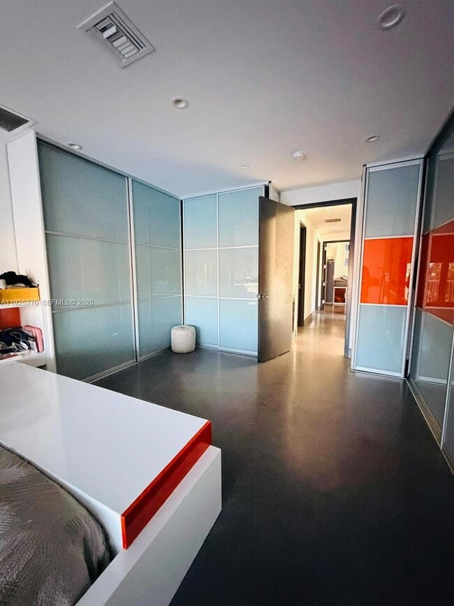 Building Photo - 21025 NE 38th Ave