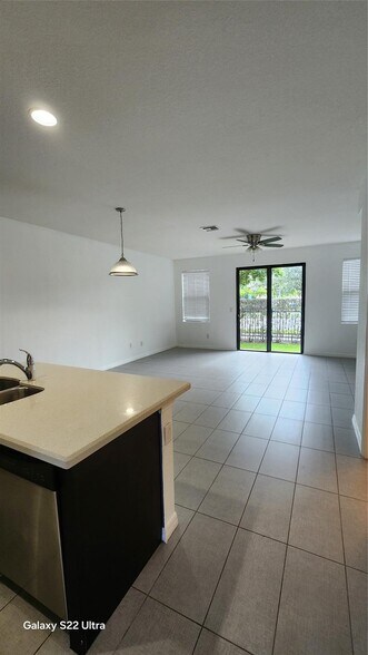 Building Photo - 3364 NW 10th Ave