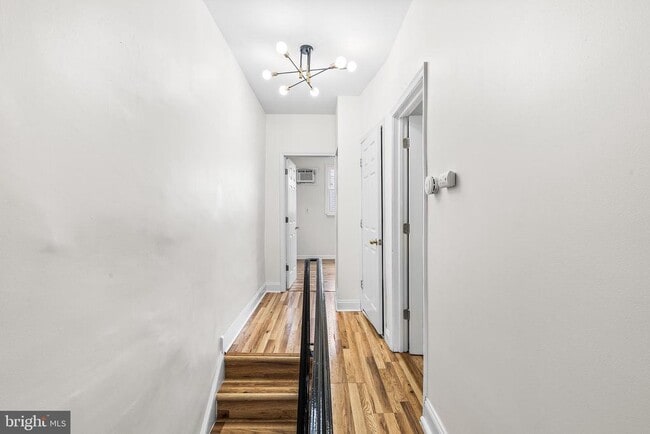 Building Photo - 2335 S Chadwick St