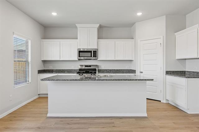Building Photo - 512 Meadow Run Dr