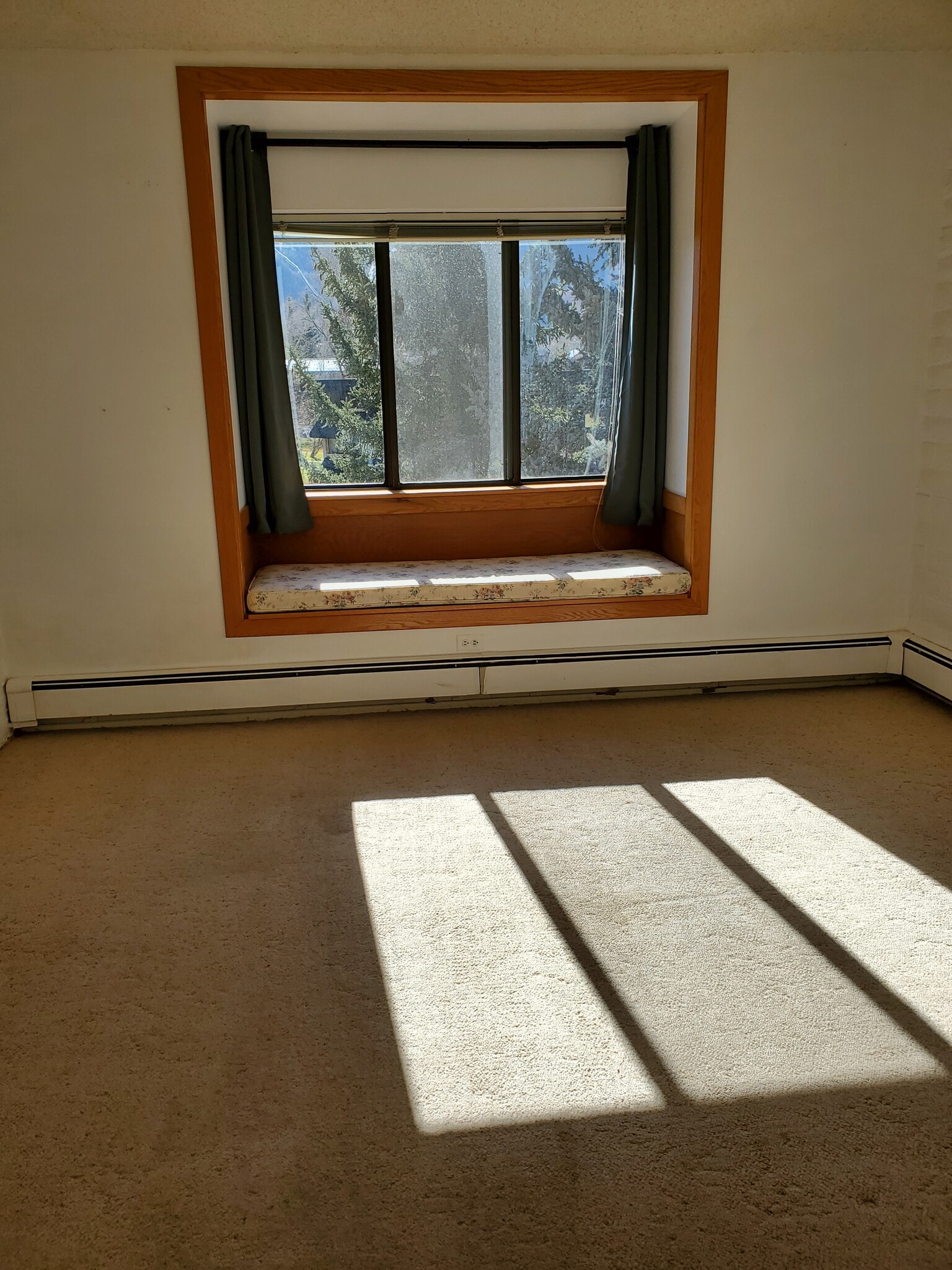 Guest Bedroom - 331 Vine St