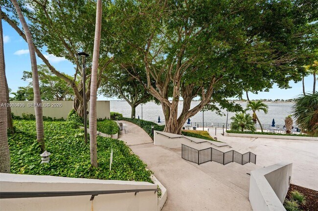 Building Photo - 2333 Brickell Ave