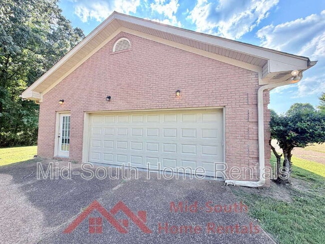 Building Photo - 8971 Meaghan Dr