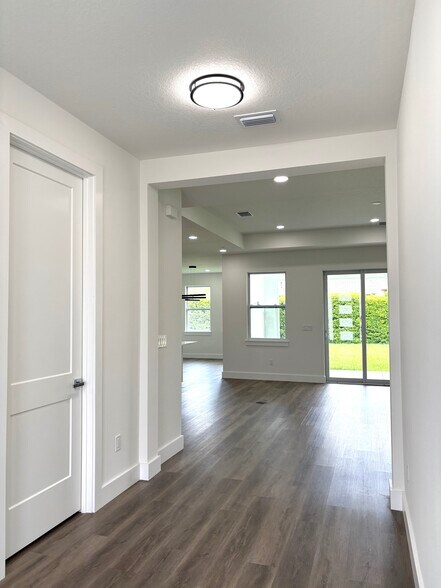 Building Photo - 4260 Baudelaire Ct