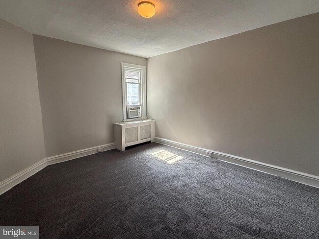 Building Photo - 12 E Glenside Ave
