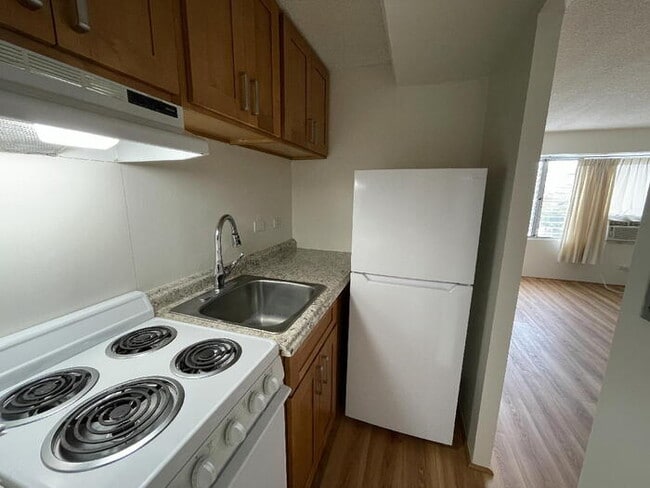 Building Photo - To register for the showing time below, note the 4 digit code: 5978 and click "APPLY NOW."(mobile...