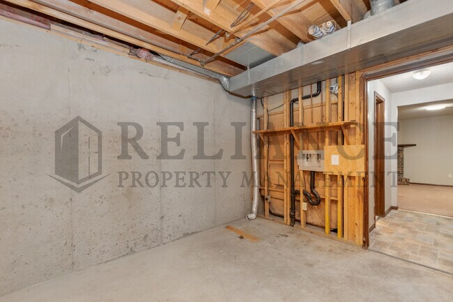 Building Photo - 8917 Nantucket St