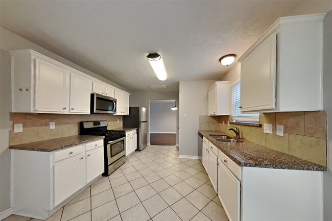 Building Photo - 21504 Palace Pines Dr