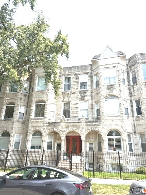 Building Photo - 6553 S University Ave