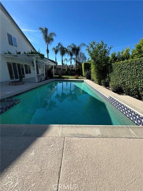 Building Photo - 1734 N Yurok St