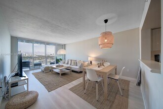 Building Photo - 1900 Sunset Harbour Dr