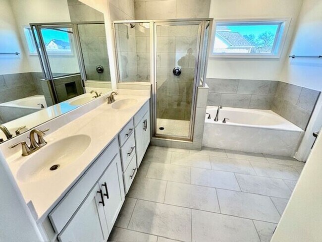 Building Photo - Now Leasing a Brand New 4BR/2.5 Bath- Oakland, TN