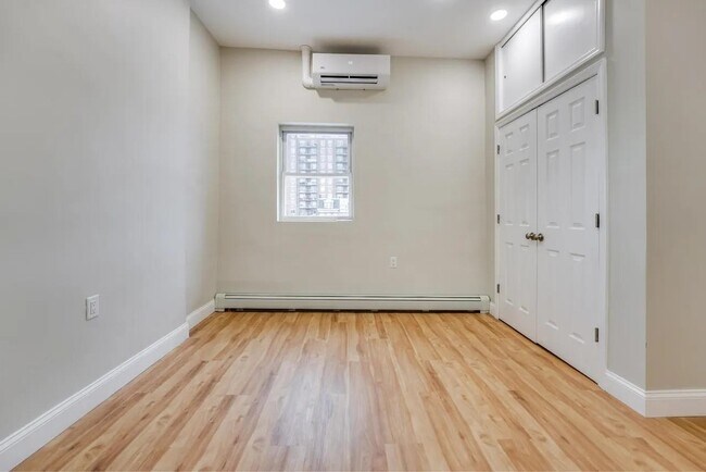 Building Photo - 3302 Palisade Ave