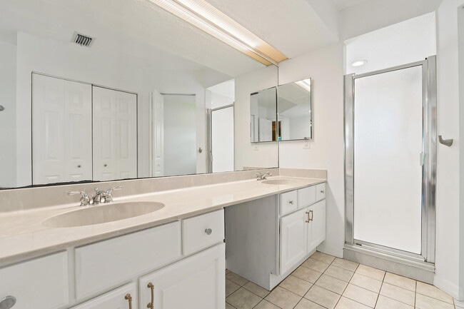 Building Photo - 3463 Canal Ct