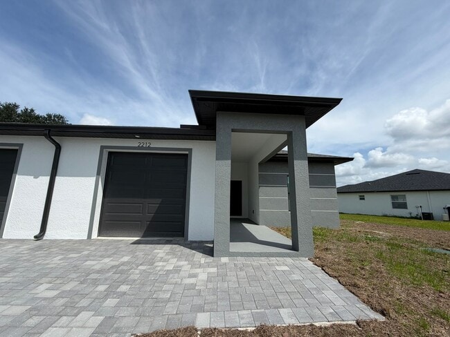 Building Photo - 2212 Leda Ave S
