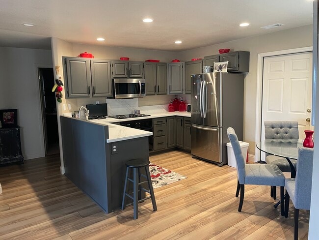 Building Photo - 1788 Pinecone Ct