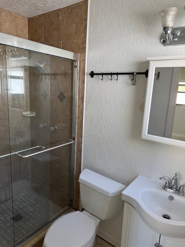 Building Photo - 515 E Miller St