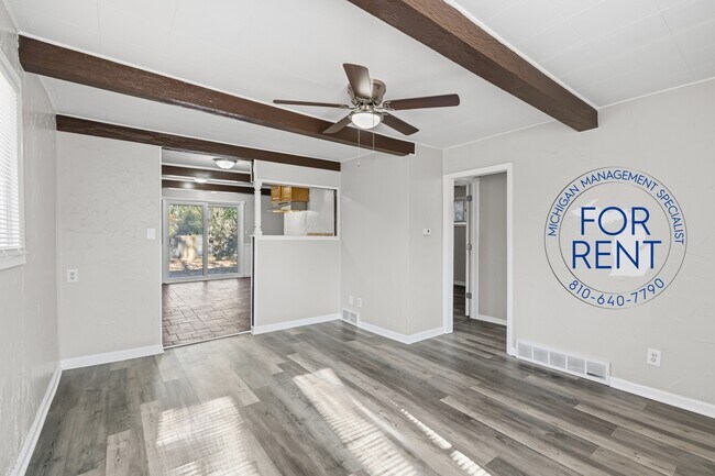 Building Photo - 2429 Lincoln Manor Dr