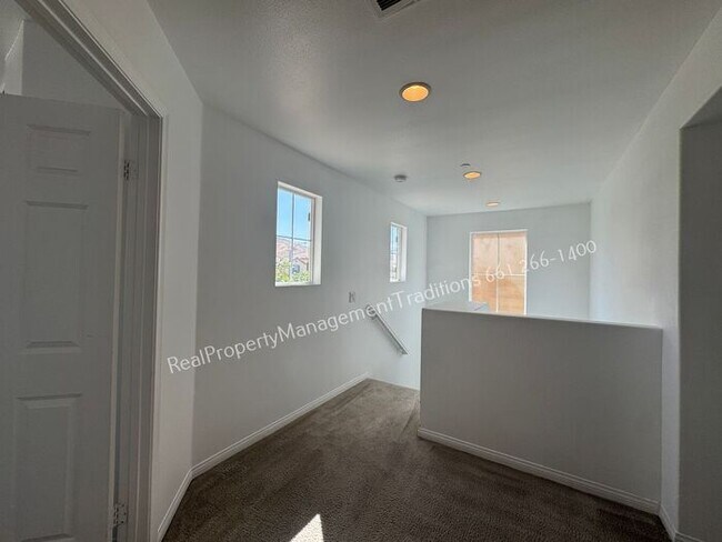 Building Photo - 2817 Goldenrain St