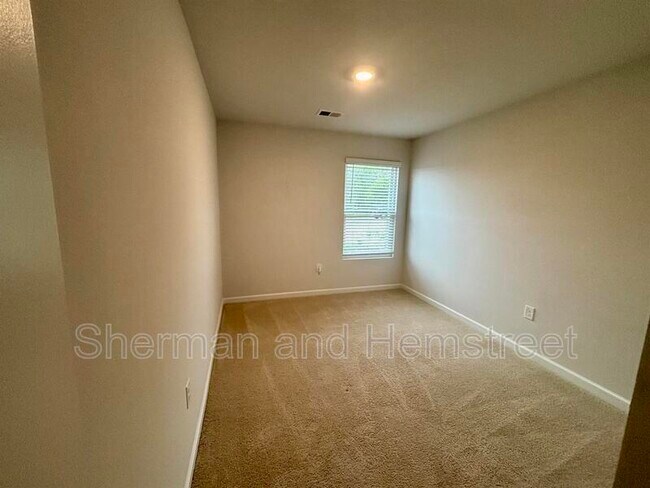 Building Photo - 934 Quaint Parish Cir