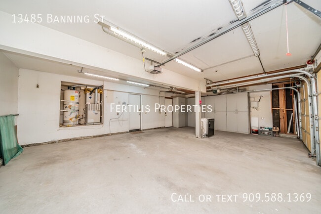 Building Photo - 13485 Banning St