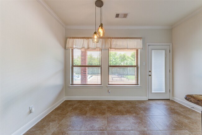 Building Photo - 1335 Altavilla Ln