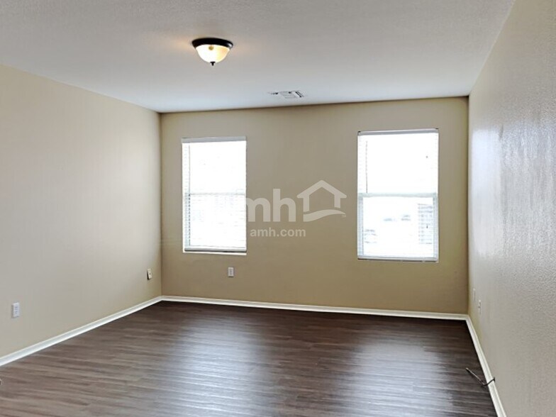 Building Photo - 8143 W Eagle Heart Ct