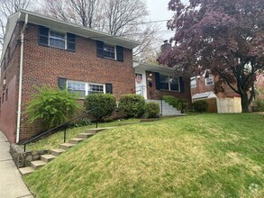 Building Photo - 12107 Hunters Ln