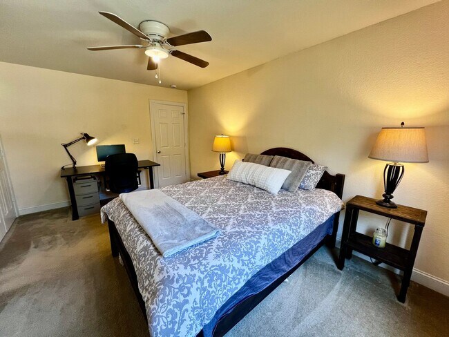 Building Photo - Charming Home Near Town Center VB with Large Primary Suite!