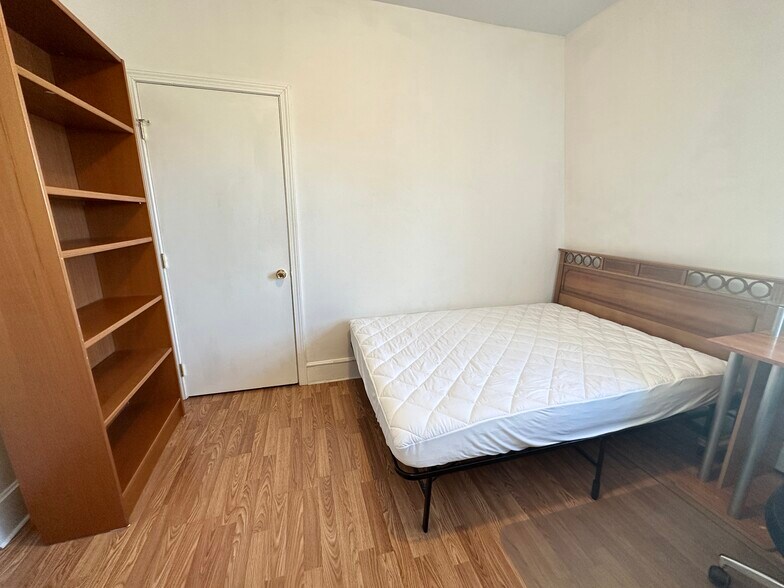 Building Photo - 76 Providence St