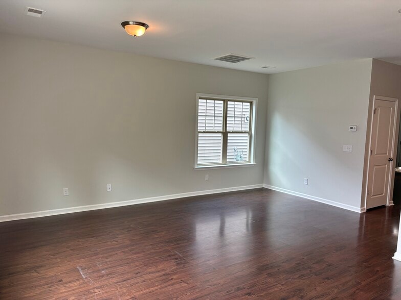Building Photo - 756 Helmsman Ln