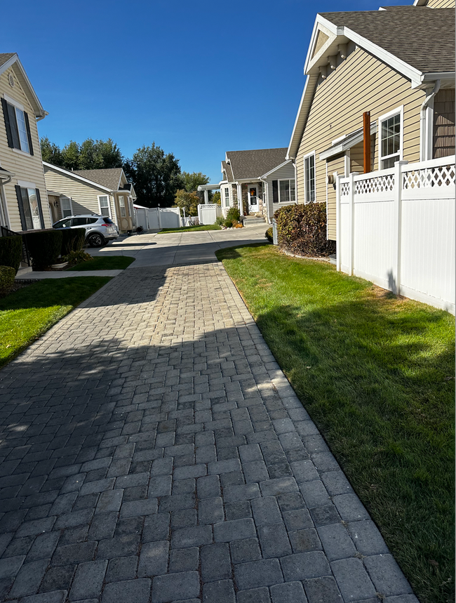 Building Photo - Beautiful home with finished basement in A.F.