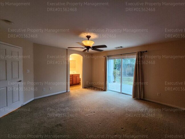 Building Photo - Spacious 4 bedroom 2 bathroom home located in the Ashton Falls community