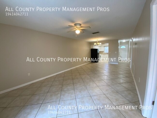 Building Photo - 914 Royal Palm Dr