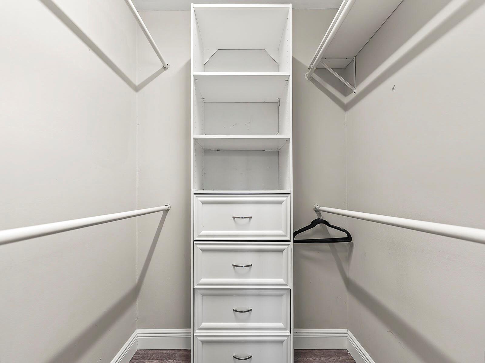 Building Photo - 801 SE 14th St