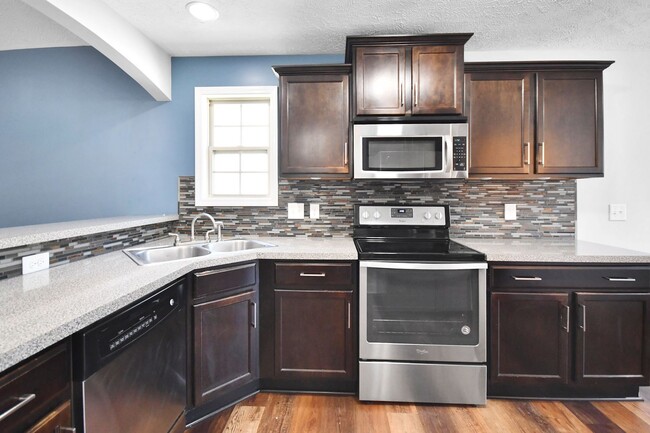 Building Photo - Pet Friendly Four Bedroom!