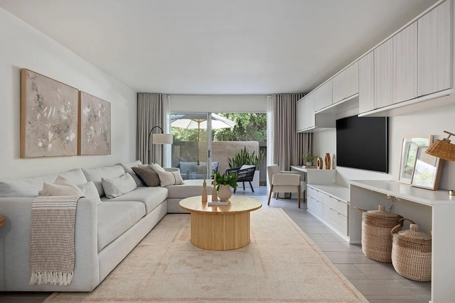 Building Photo - APT 71