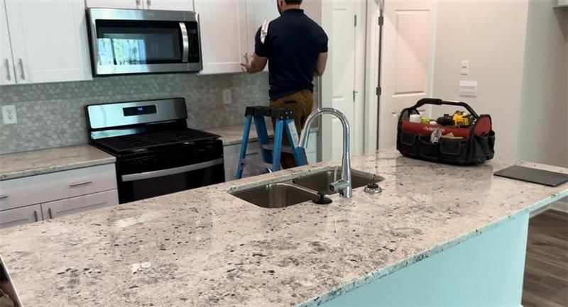 Building Photo - 258 Timberland Ave