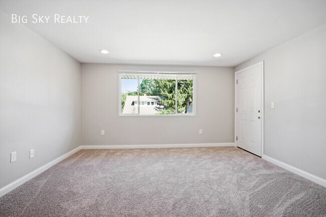 Building Photo - 127 Walnut St