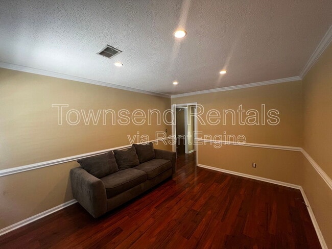 Building Photo - 202 Woodside Ave
