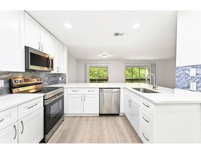 Building Photo - Tuscany Place, a GATED COMMUNITY in  Tuskawilla –  Winter Springs’ most desirable areas!   CALL S...