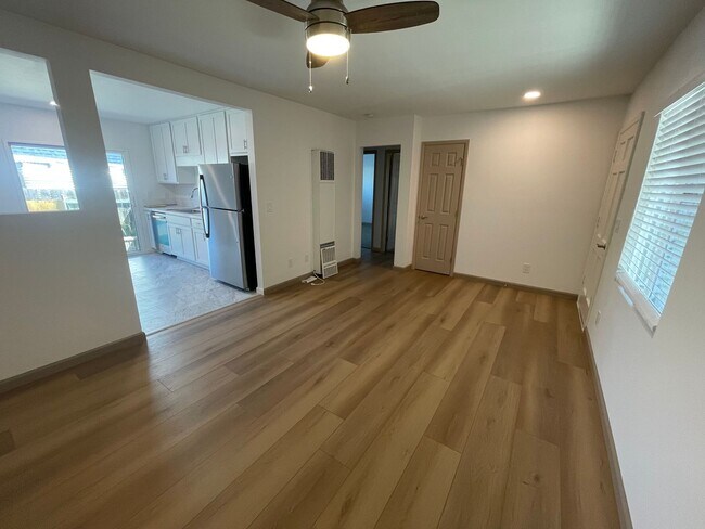 Building Photo - Manzanita