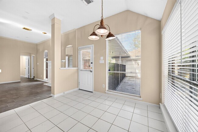 Building Photo - 5814 Eldridge Glen Dr