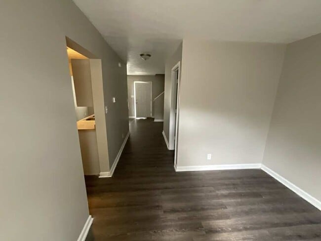 Building Photo - Charming 3-Bedroom Home