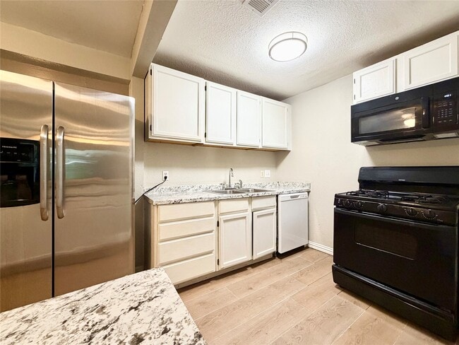 Building Photo - 4422 Mallow St
