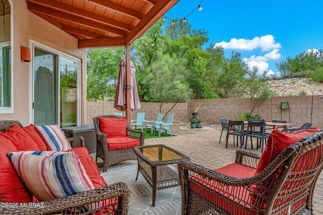 Building Photo - 6486 N Sun Bluff Dr
