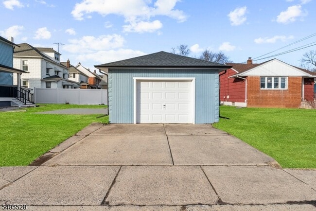 Building Photo - 78 Anderson St